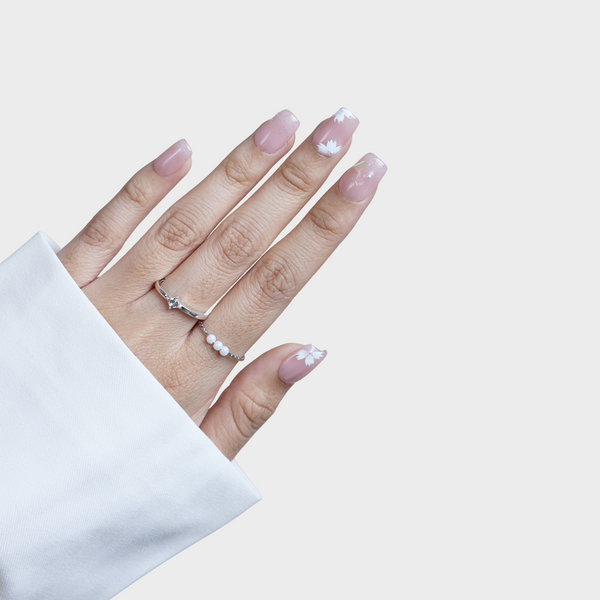 SIYOU Petal Haze press-on nails on hand