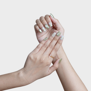 SIYOU Sage Blossom press-on nails styled view