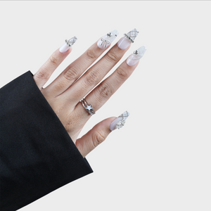 Bombshell press-on nails by SIYOU NAILS