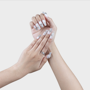Bombshell press-on nails by SIYOU NAILS