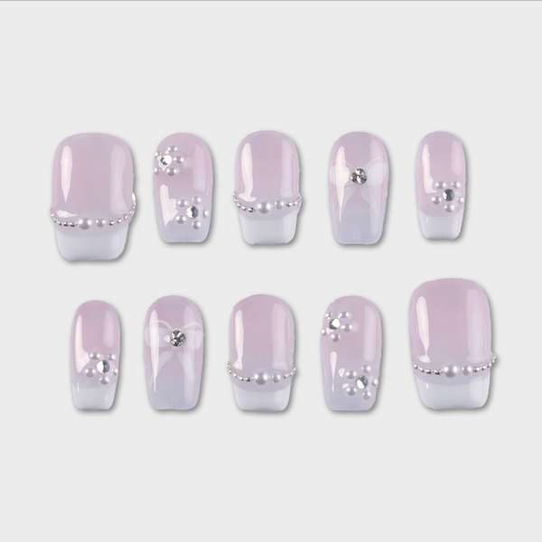 Bonbon press-on nails by SIYOU NAILS