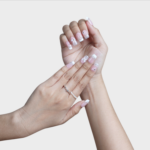Bonbon press-on nails by SIYOU NAILS