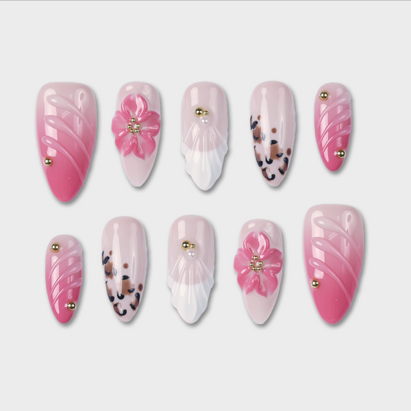 Boudoir press-on nails by SIYOU NAILS
