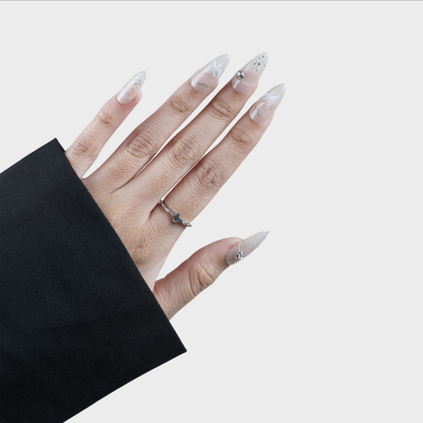 Butterfly Effect press-on nails by SIYOU NAILS