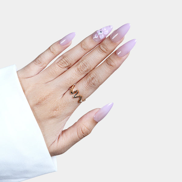 SIYOU Petal Veil press-on nails close-up