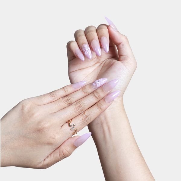 SIYOU Petal Veil press-on nails styled view