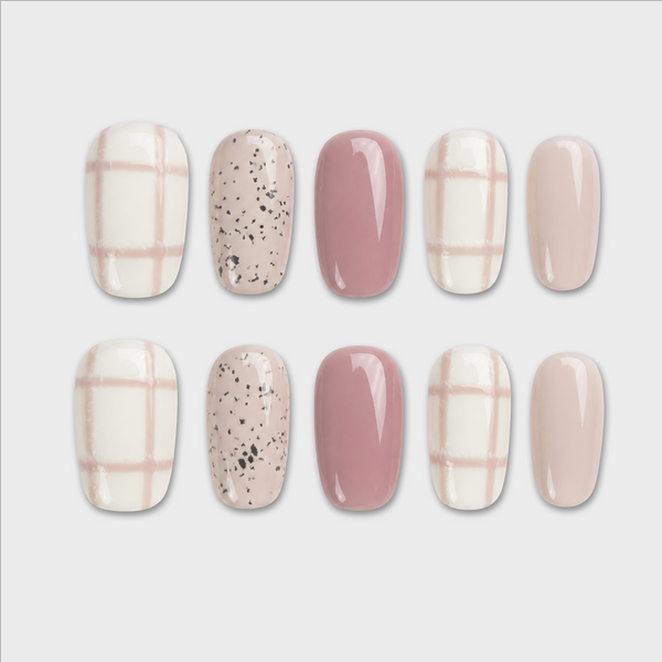 Cardigan press-on nails by SIYOU NAILS