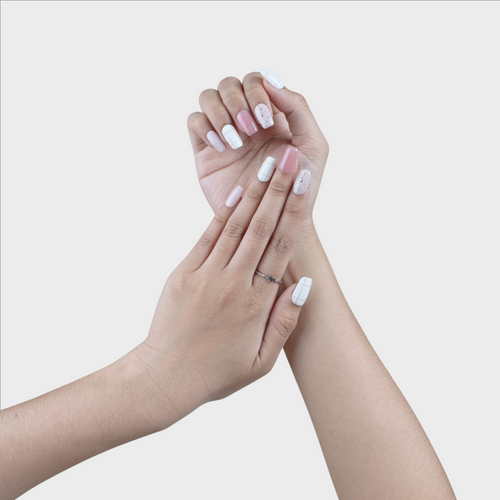 Cardigan press-on nails by SIYOU NAILS