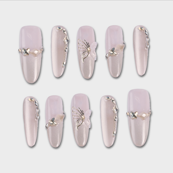 Charmed press-on nails by SIYOU NAILS