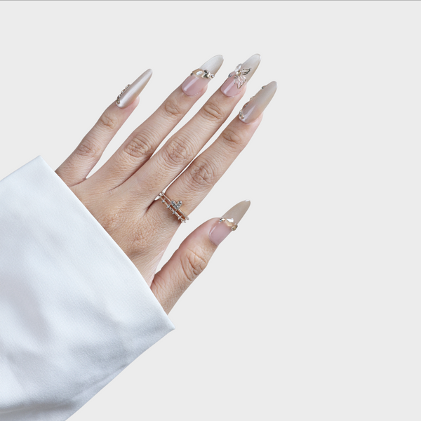 Charmed press-on nails by SIYOU NAILS