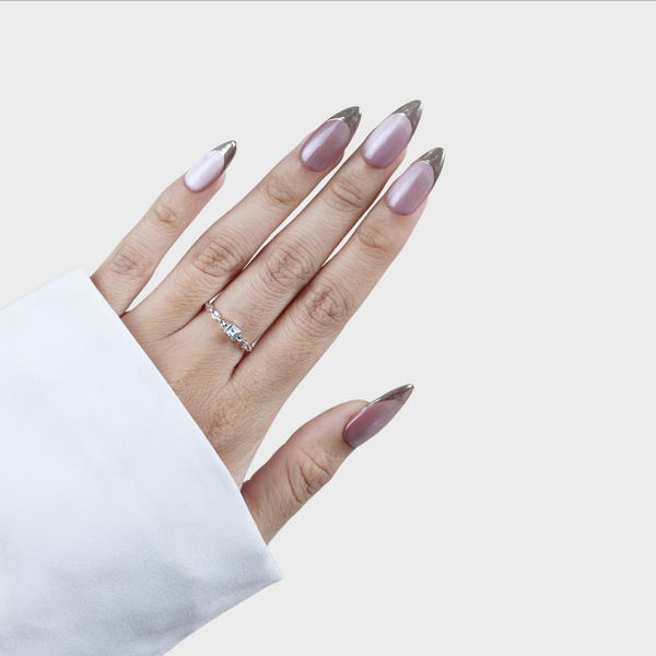 Cream Soda press-on nails by SIYOU NAILS