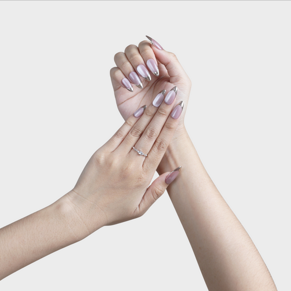 Cream Soda press-on nails by SIYOU NAILS