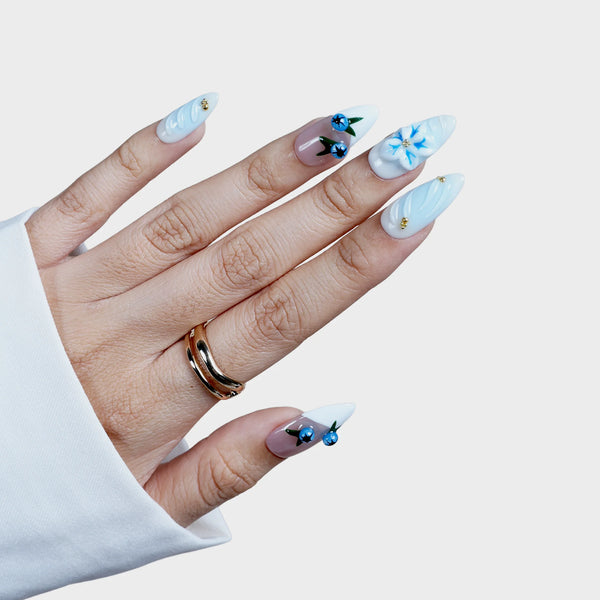 SIYOU Ink & Frost press-on nails close-up