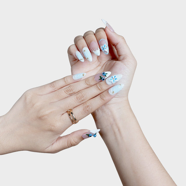 SIYOU Ink & Frost press-on nails styled view