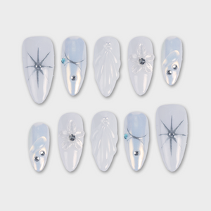Glass Slipper press-on nails by SIYOU NAILS