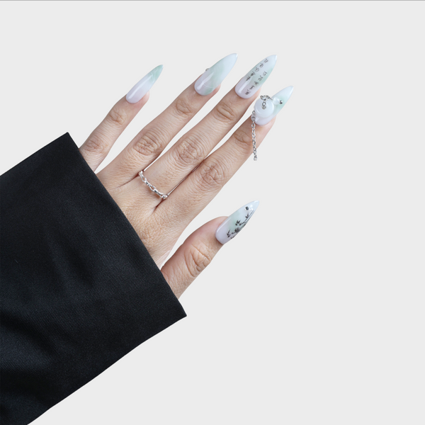 Haiku press-on nails by SIYOU NAILS