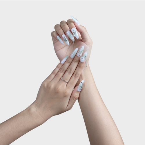 Haiku press-on nails by SIYOU NAILS