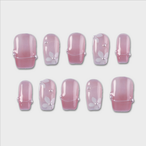 Honeymoon press-on nails by SIYOU NAILS