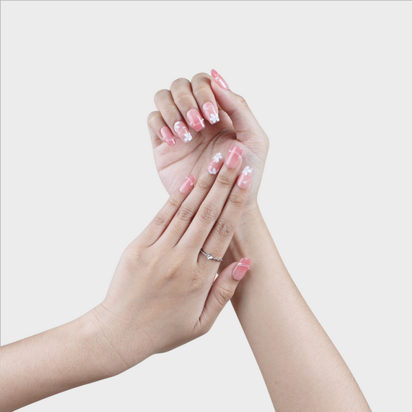 Honeymoon press-on nails by SIYOU NAILS