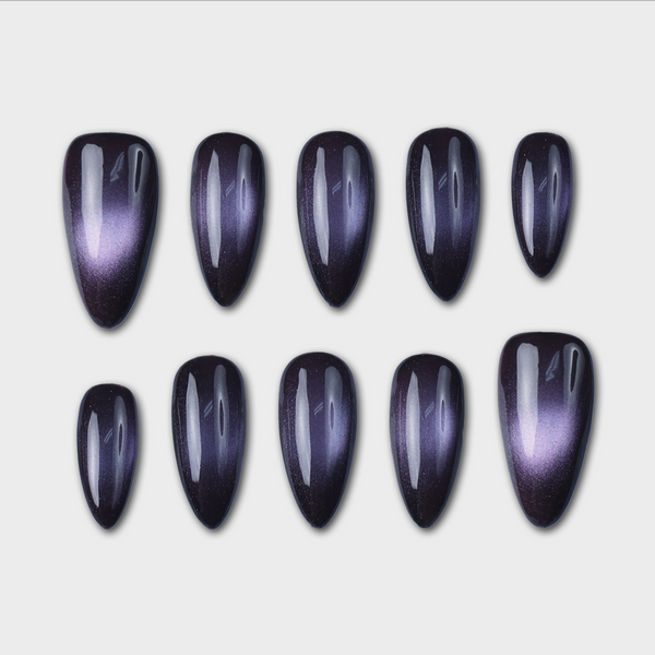 Nightshade press-on nails by SIYOU NAILS