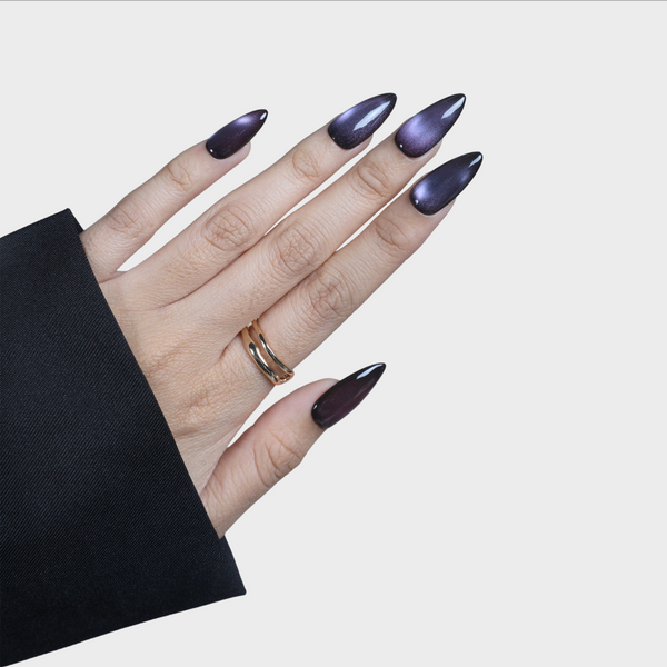 Nightshade press-on nails by SIYOU NAILS