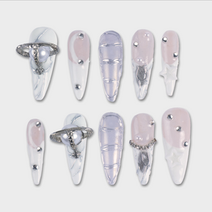Orbit press-on nails by SIYOU NAILS