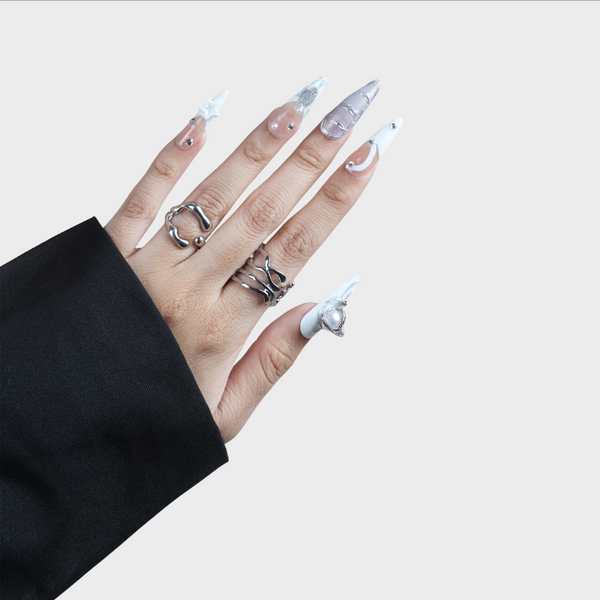 Orbit press-on nails by SIYOU NAILS
