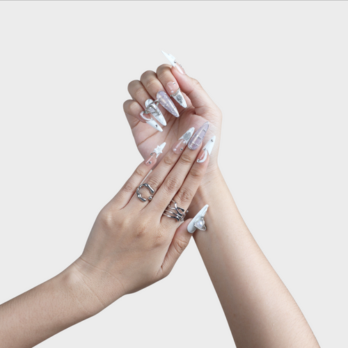 Orbit press-on nails by SIYOU NAILS