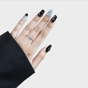Sacred Heart press-on nails by SIYOU NAILS