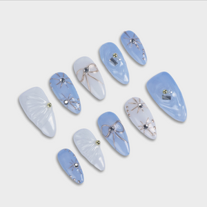 Something Blue press-on nails by SIYOU NAILS
