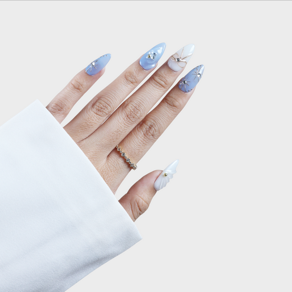 Something Blue press-on nails by SIYOU NAILS