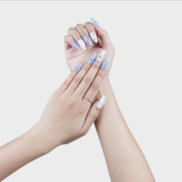 Something Blue press-on nails by SIYOU NAILS