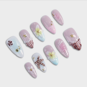 Venus press-on nails by SIYOU NAILS